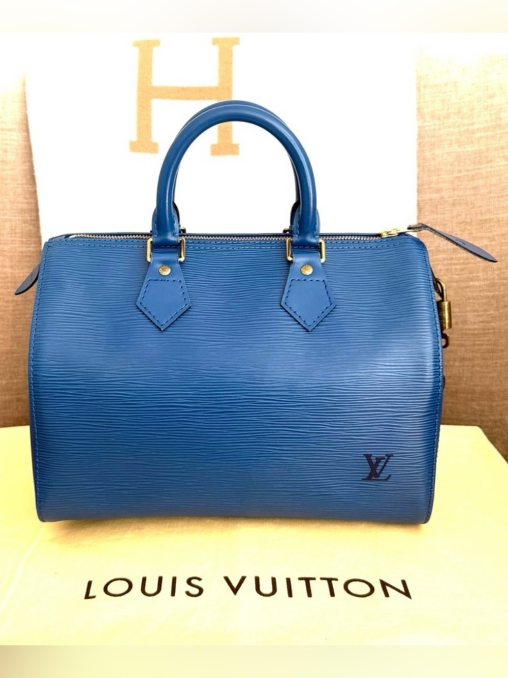 Authentic Louis Vuitton speedy 35 blue electric Epi satchel